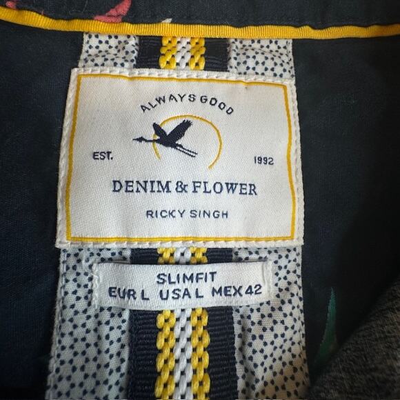 Denim & Flower Navy Button Up Floral Hawaiian Shirt Sz Large - Picture 10 of 10